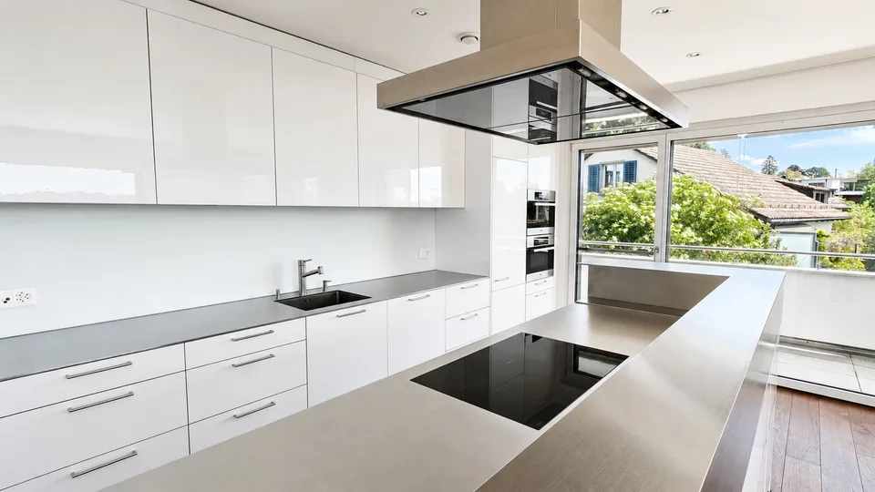 Limitato a 3 anni - Appartamento maisonette esclusivo con vista lago mozzafiato a Zurich-Witikon