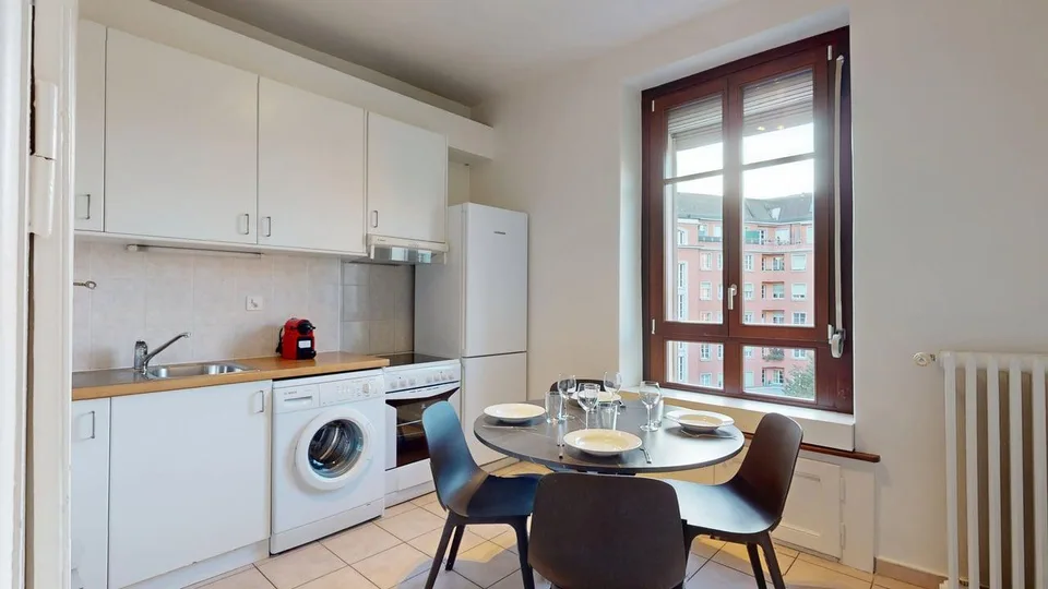 Appartamento confortevole 2 camere con balcone nel centro di Ginevra – Rue de Lausanne 83!
