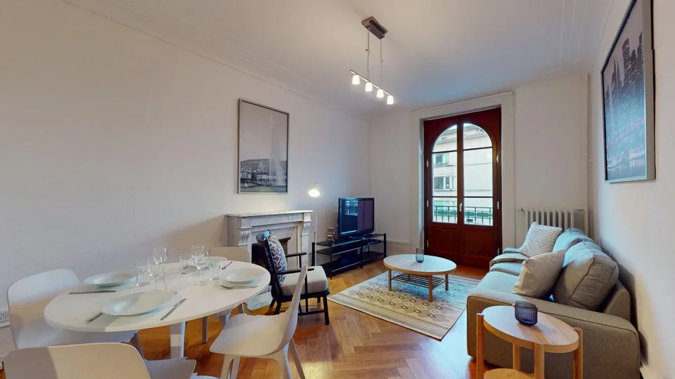 Comfortable 2-Bedroom Apartment with balcony in Central Geneva – Rue de Lausanne 83!