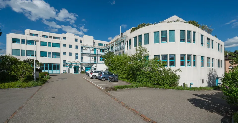 Bureaux lumineux au dernier étage !