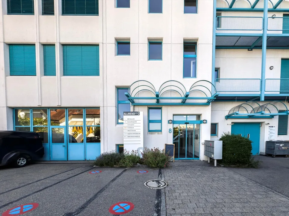 Bureaux lumineux au dernier étage !