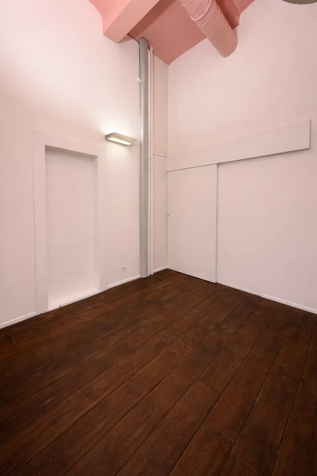 Geschlossener Raum in einem gut etablierten Coiffeursalon zu Vermieten