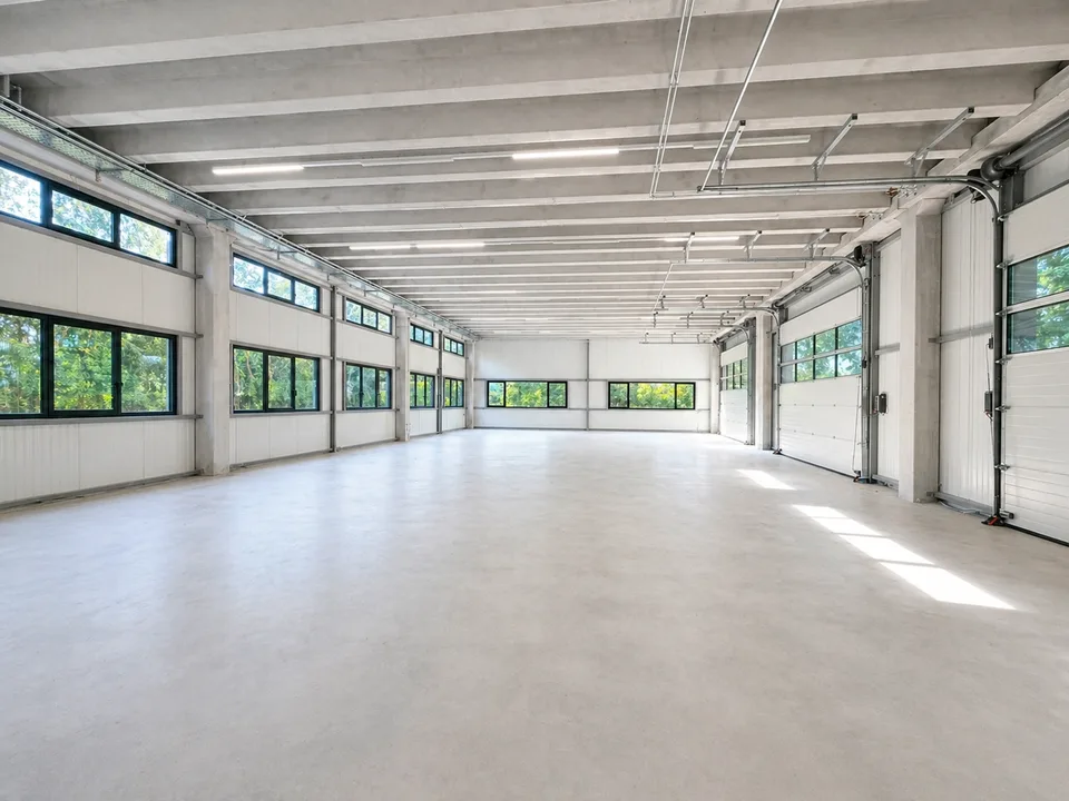 Espace industriel au Landeron - Neuchâtel - RDC - Grande porte – Foto 6 von 12