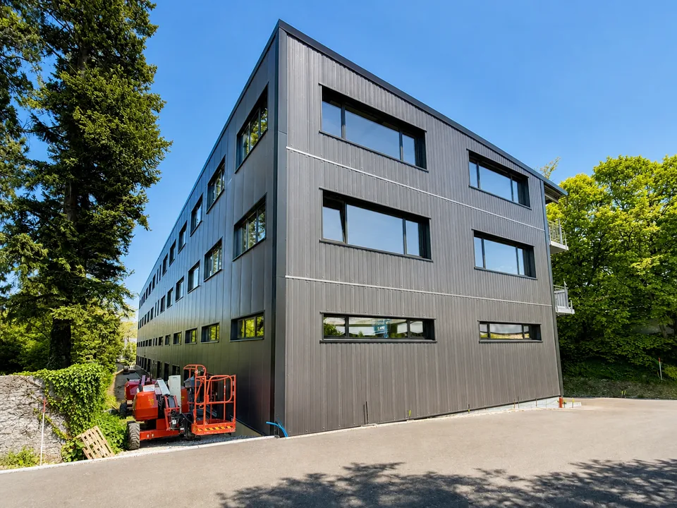 Espace industriel au Landeron - Neuchâtel - RDC - Grande porte