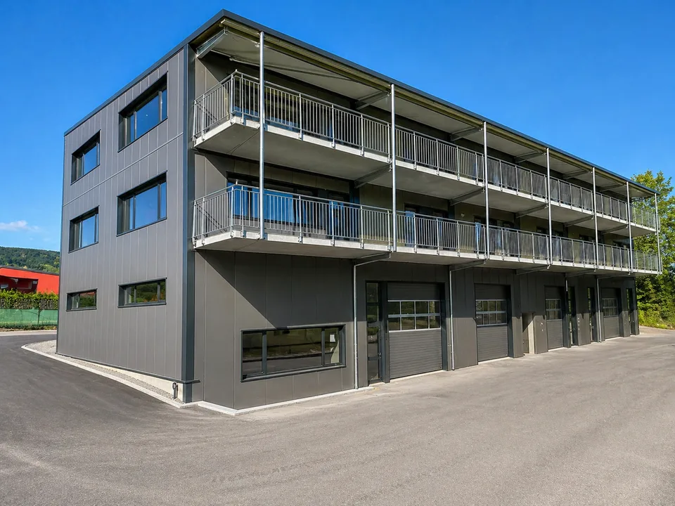 Espace industriel au Landeron - Neuchâtel - RDC - Grande porte