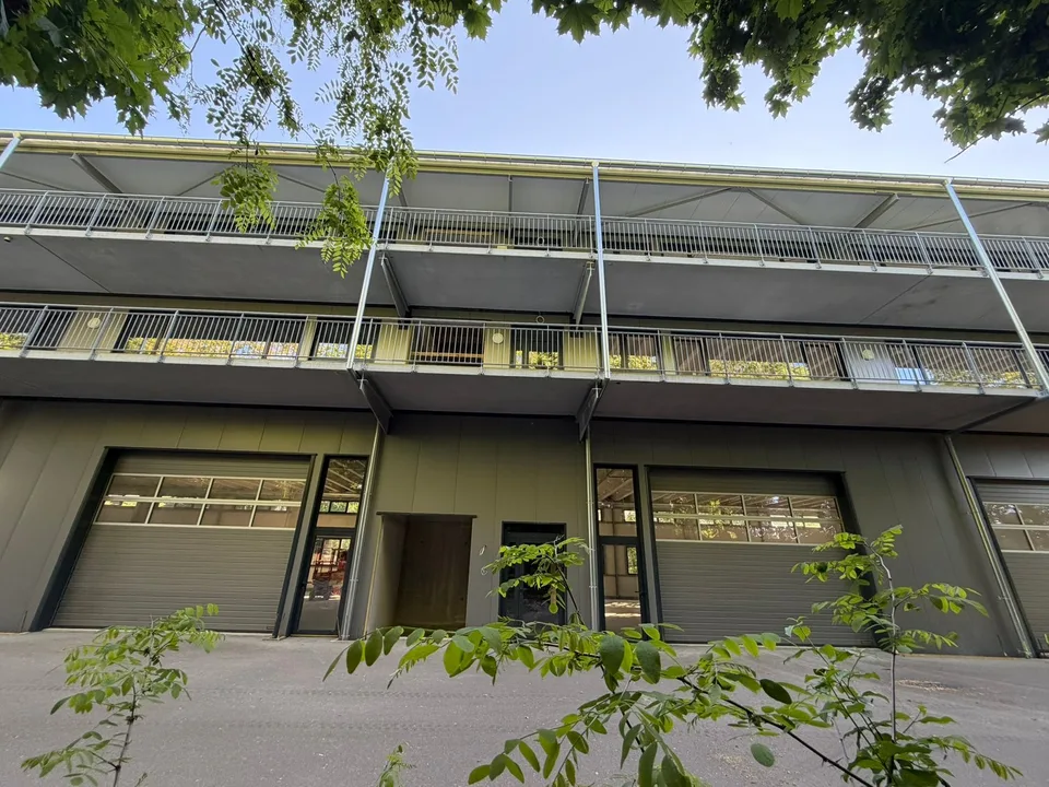 Espace industriel au Landeron - Neuchâtel - RDC - Grande porte – Foto 10 von 12