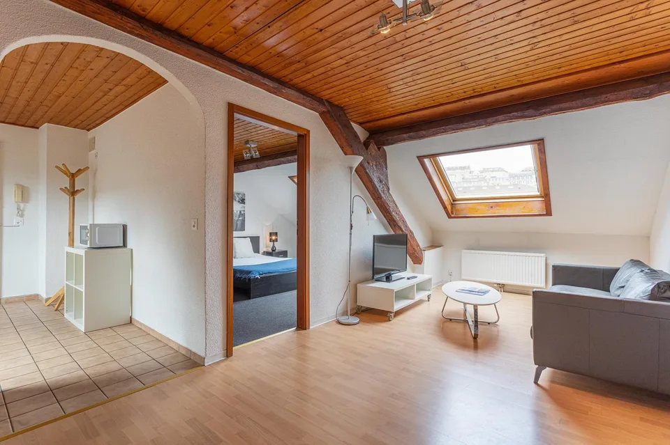 Charming High-Floor One-Bedroom Apartment Near Lausanne Train Station – Rue du Simplon 10!