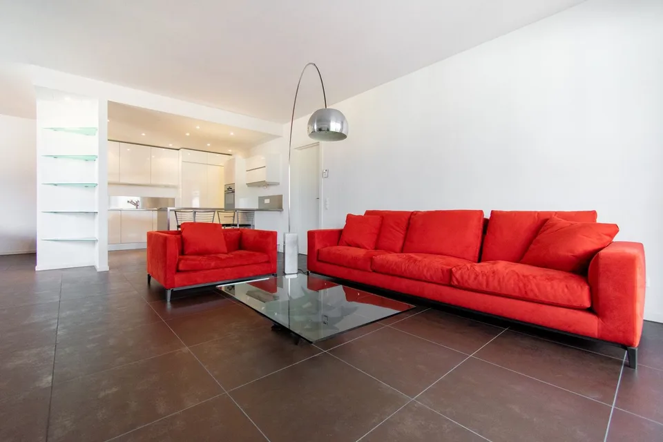 RAFFINATO APPARTAMENTO DI 4.5 LOCALI ARREDATO CON TERRAZZA PANORAMICA