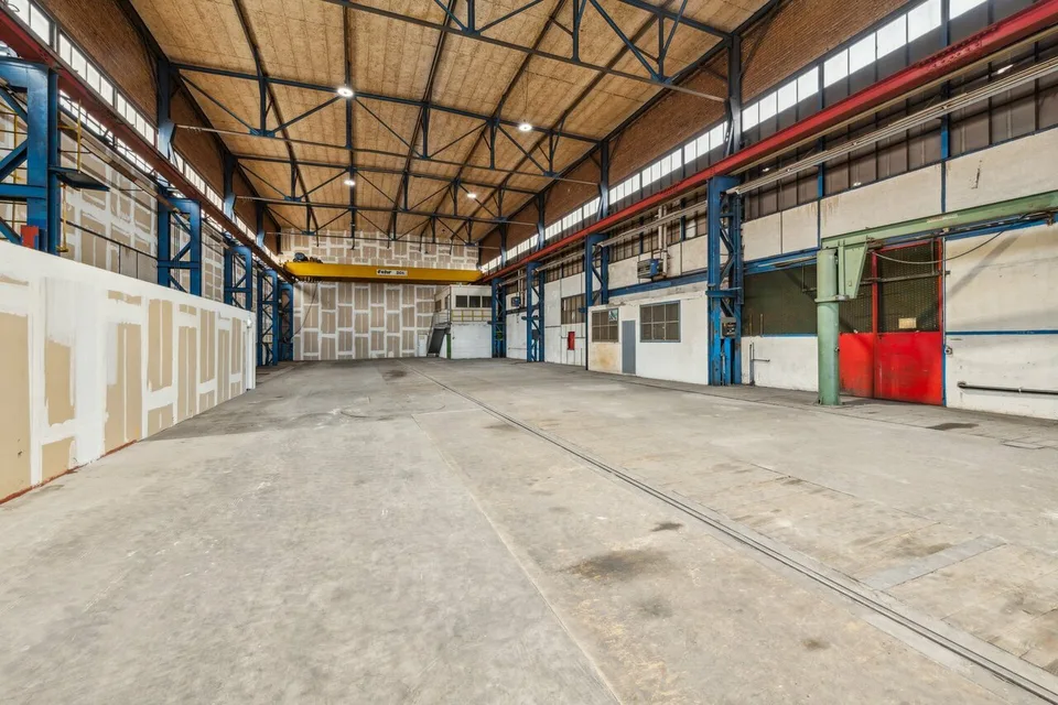 Grosszügige Industriehalle mit vielseitigen Nutzungsmöglichkeiten