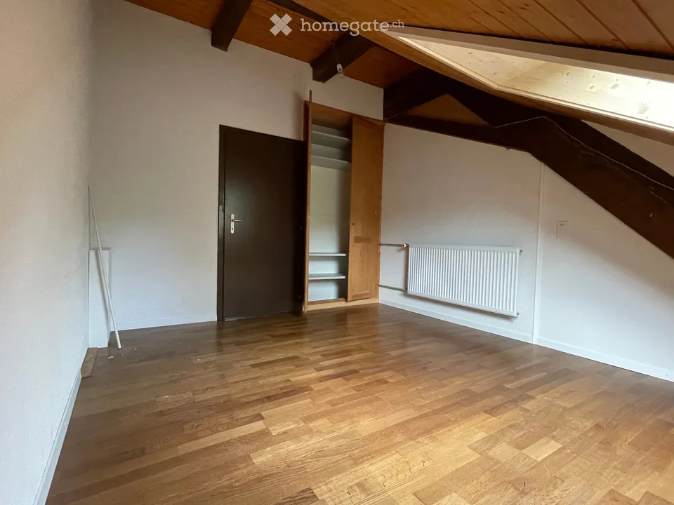 2.5 Zimmer Wohnung im Dachgeschoss zu vermieten