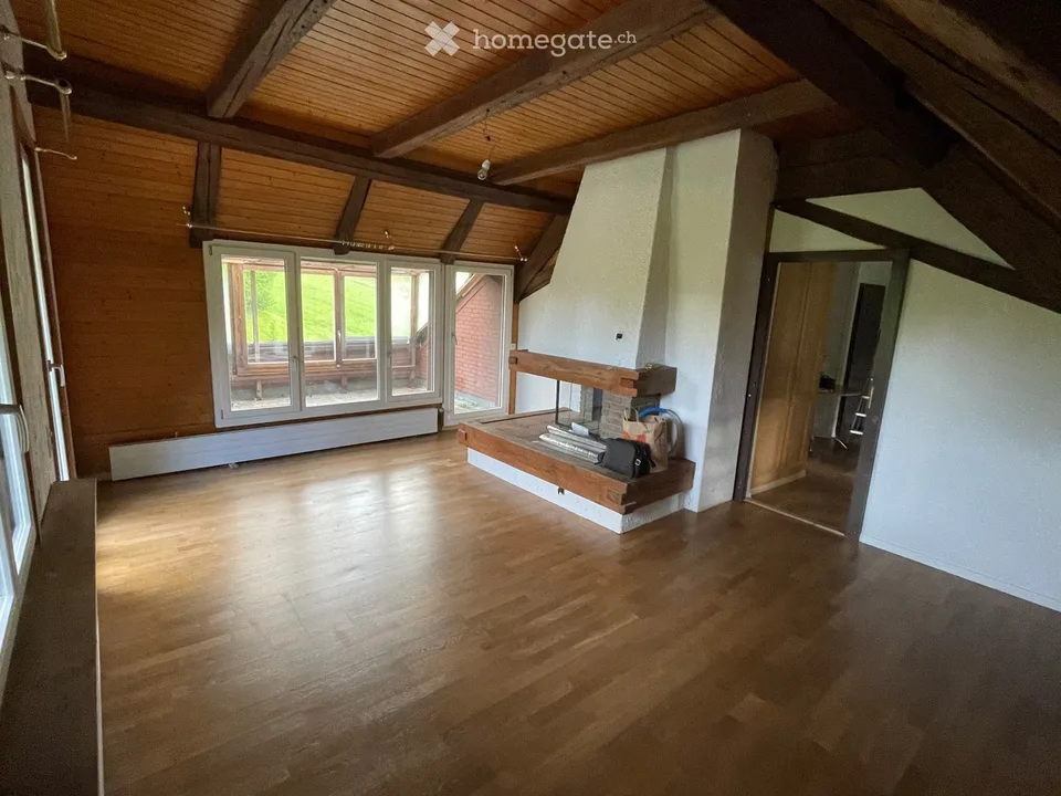 2.5 Zimmer Wohnung im Dachgeschoss zu vermieten