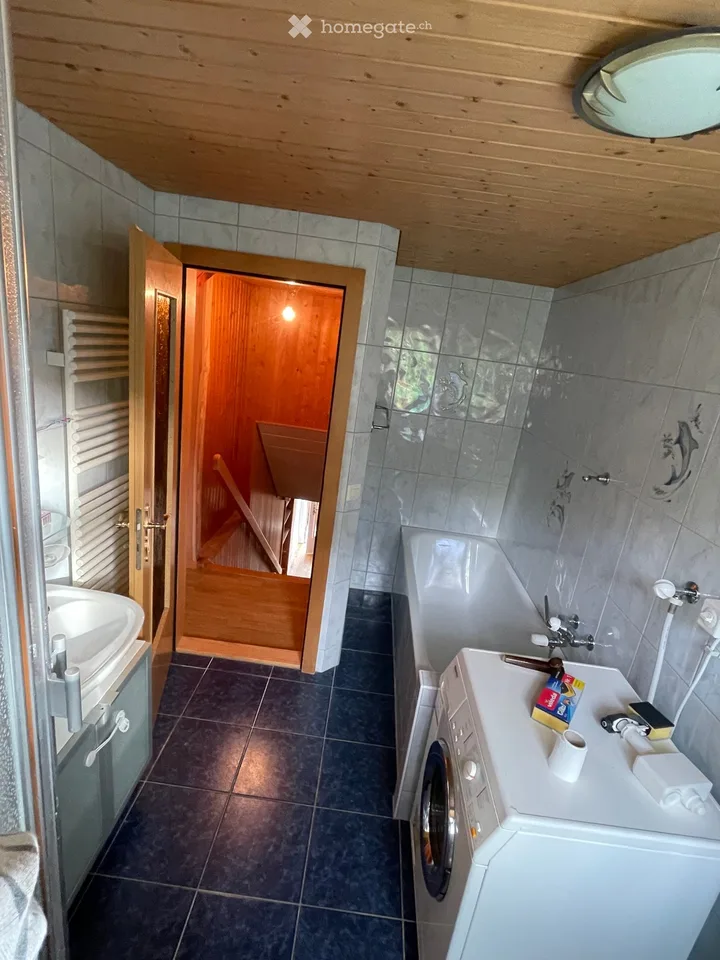 2.5 Zimmer Wohnung im Dachgeschoss zu vermieten
