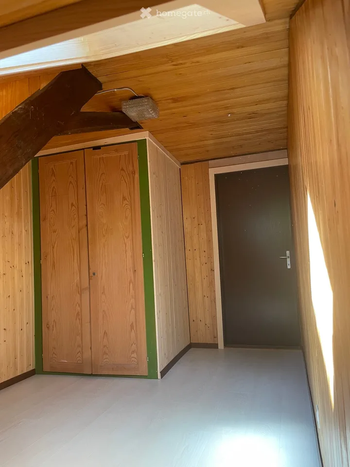 2.5 Zimmer Wohnung im Dachgeschoss zu vermieten