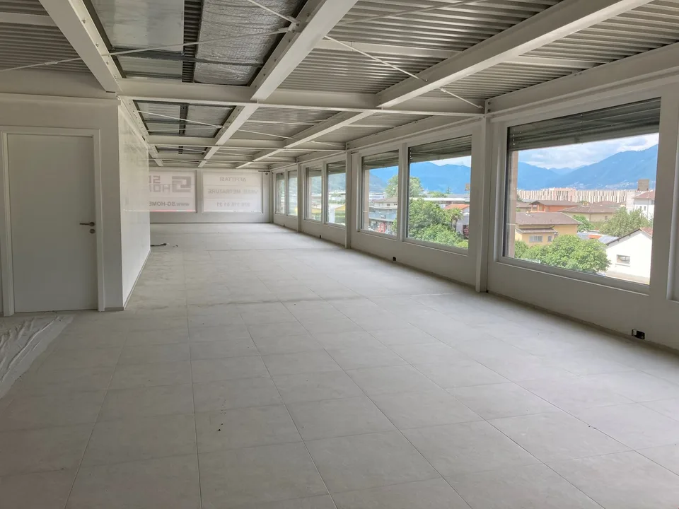Ultimo spazio commerciale al 2° piano
