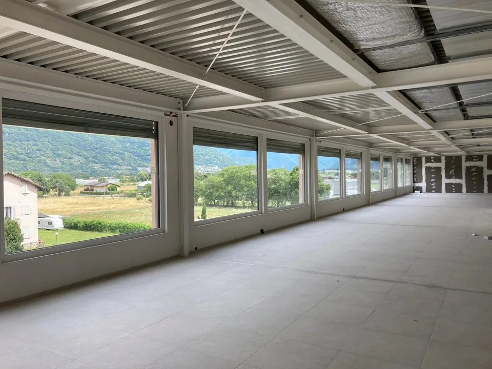 Ultimo spazio commerciale al 2° piano