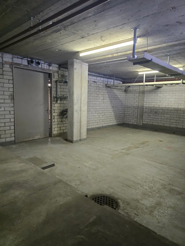 Lagerflächen zur Miete - Größen von 45 m2 bis 157 m² - Industriezone