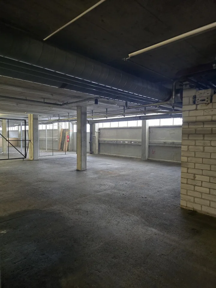 Lagerflächen zur Miete - Größen von 45 m2 bis 157 m² - Industriezone