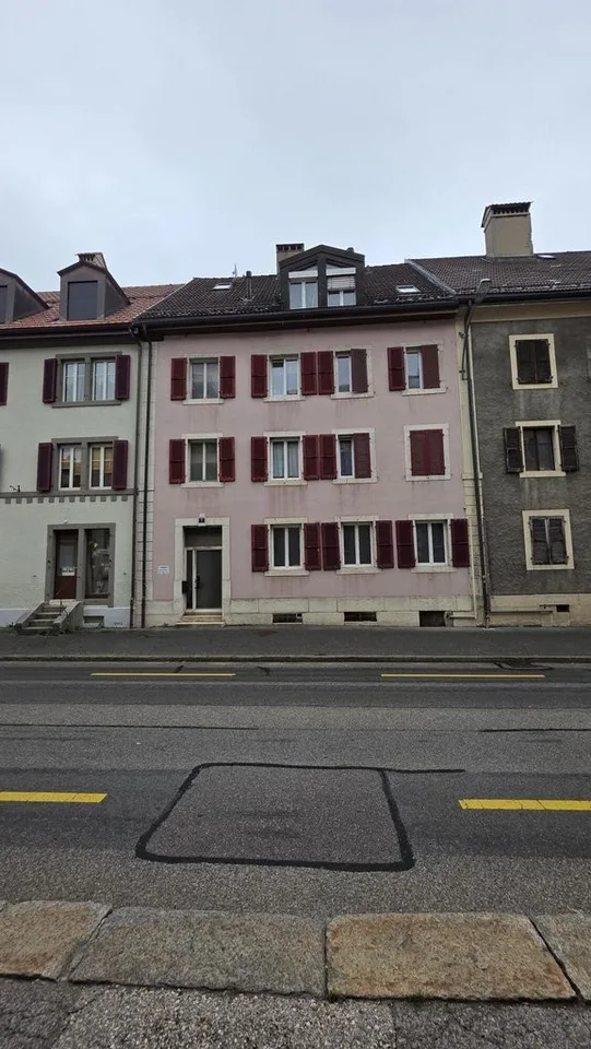GROSSES DUPLEX ZWEI SCHRITE VOM MARKTPLATZ ENTFERNT - 1. MIETE NETTO ANGEBOTEN – Foto 9 von 9