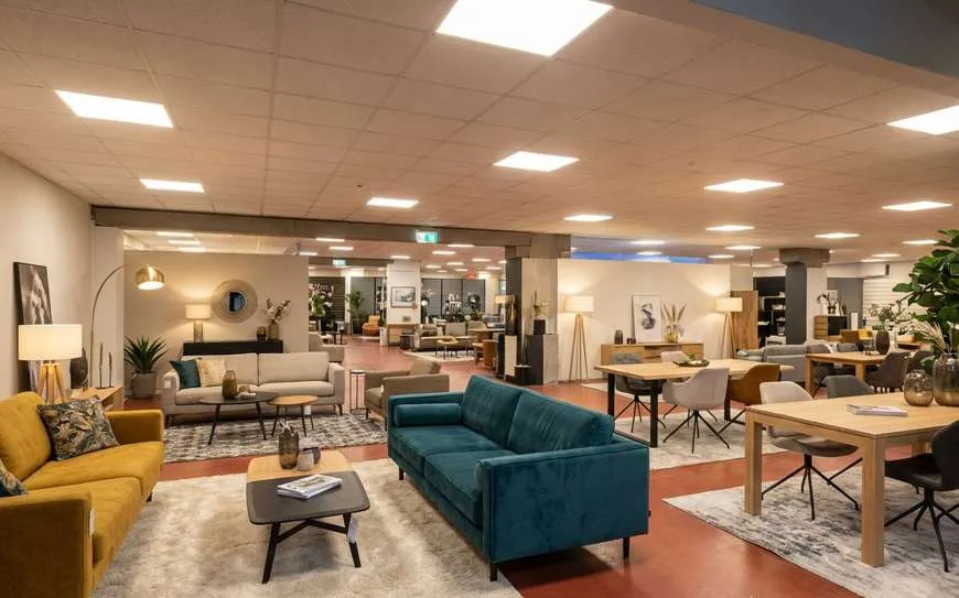 Büro / kleiner Lagerplatz in Manno zu vermieten