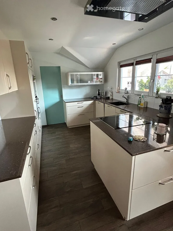 Charming bright 4.5 room attic apartment