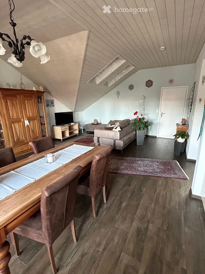 Charming bright 4.5 room attic apartment