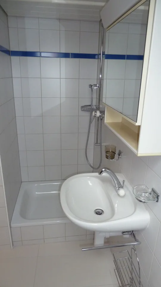 Renovierte 3 Zi-Dachwohnung für max. 2 Personen – Foto 11 von 14