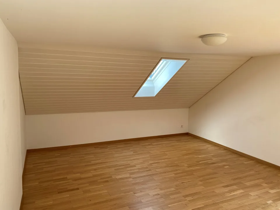 Renovierte 3 Zi-Dachwohnung für max. 2 Personen – Foto 9 von 14