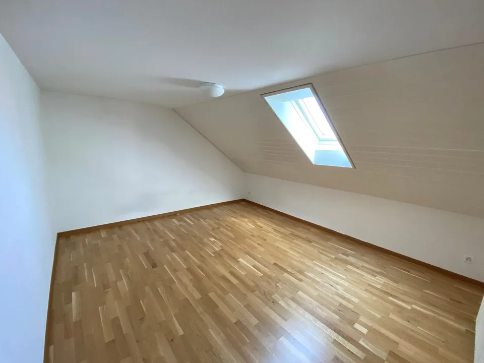 Renovierte 3 Zi-Dachwohnung für max. 2 Personen – Foto 10 von 14