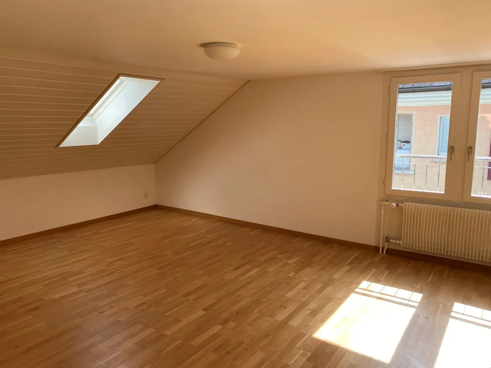 Renovierte 3 Zi-Dachwohnung für max. 2 Personen – Foto 8 von 14