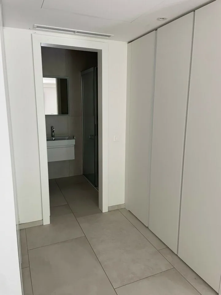 Moderne Einzimmerwohnung mit Balkon in Lugano-Castagnola zu vermieten