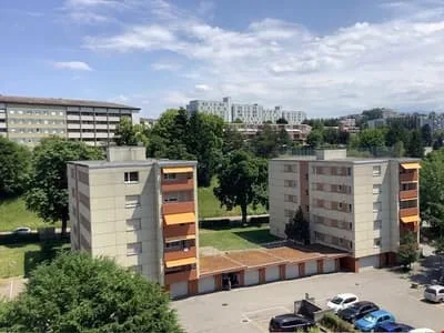 Appartement Spacieux avec Balcon – Confort, Vue et Emplacement Idéal !