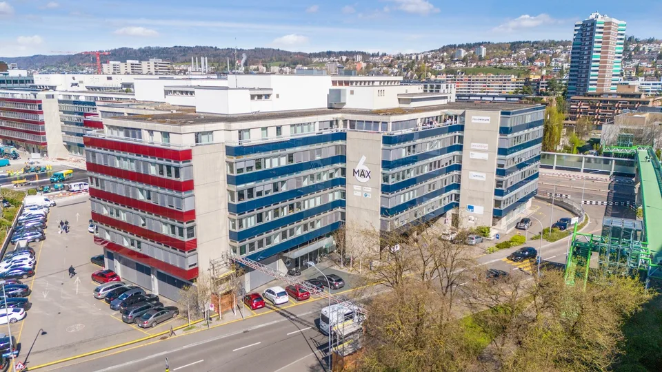 Helle 306 m² Bürofläche in Zürich Altstetten – Plug & Play