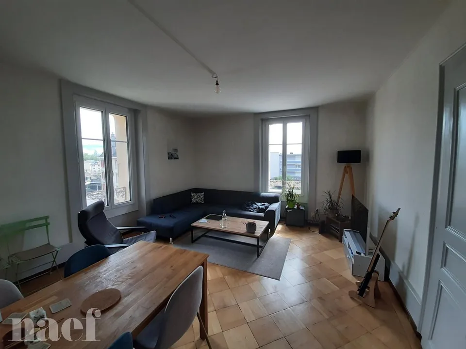 3 rooms with balcony in a quiet neighborhood