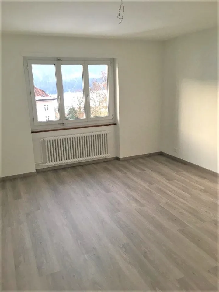 Zu vermieten: 3-Zimmer-Wohnung mit Balkon - Paul-Charmillot 80, St-Imier
