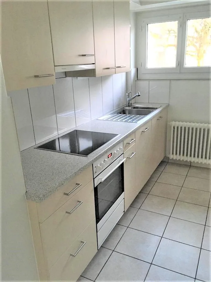Zu vermieten: 3-Zimmer-Wohnung mit Balkon - Paul-Charmillot 80, St-Imier