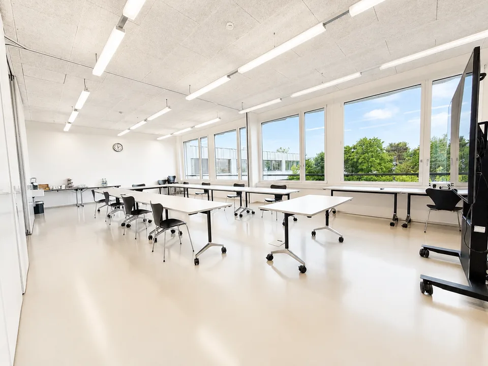 Helles Gewerbe-/Bürolokal an zentraler Lage in Wohlen – sofort verfügbar!