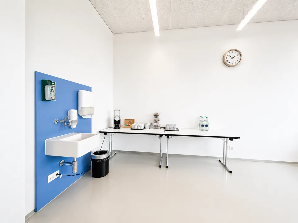 Helles Gewerbe-/Bürolokal an zentraler Lage in Wohlen – sofort verfügbar!