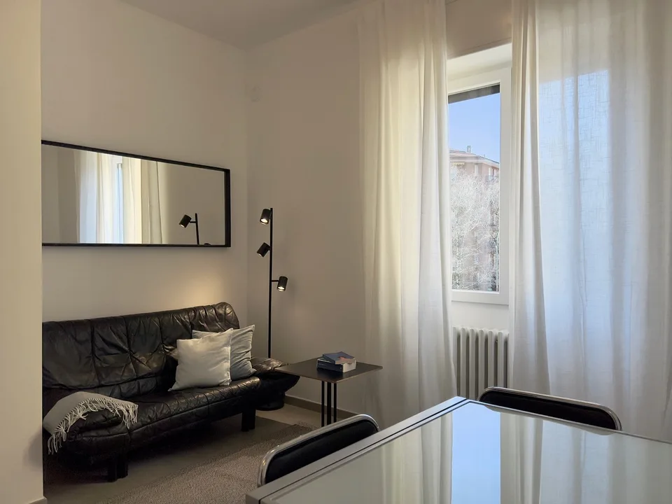 Affitto a lungo termine! Appartamento 2 locali completamente ristrutturato nel centro di Laveno, a soli 2 passi dal lago