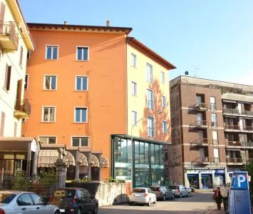 Location à long terme ! Appartement 2 pièces complètement rénové au centre de Laveno, à seulement 2 pas du lac – photo 10 sur 11