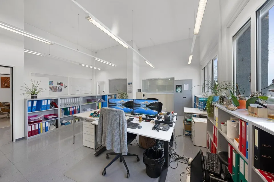 Bureaux et locaux de stockage