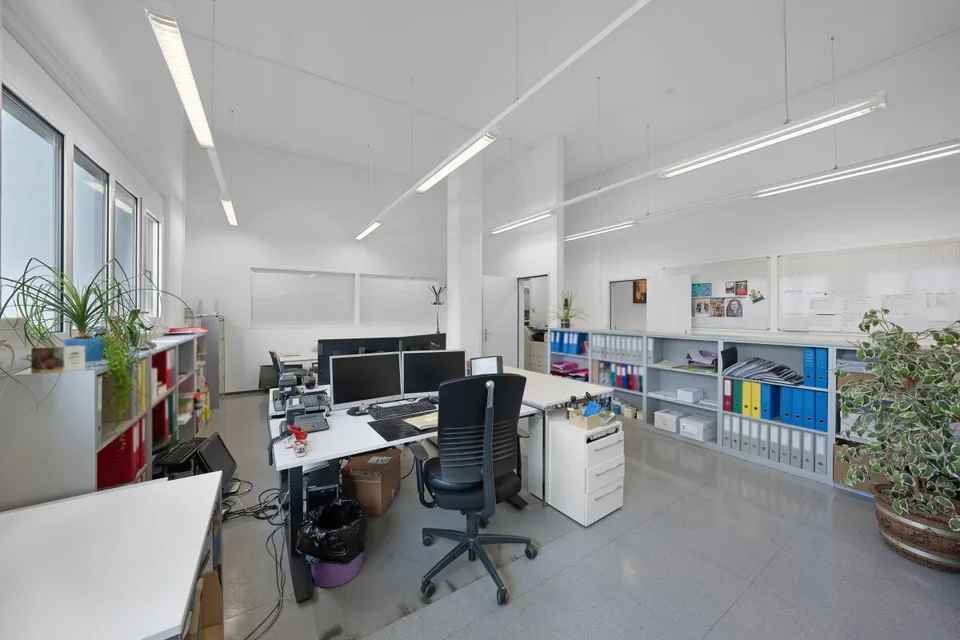 Bureaux et locaux de stockage