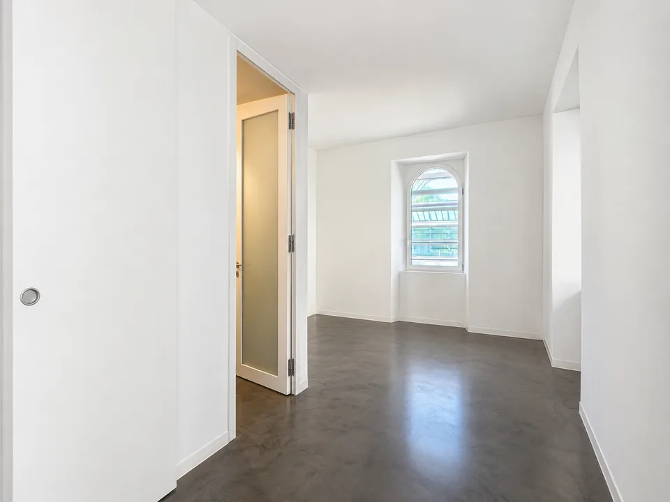 Chiasso: Modernes 4.5-Zimmer-Apartment in renovierter historischer Villa zu vermieten