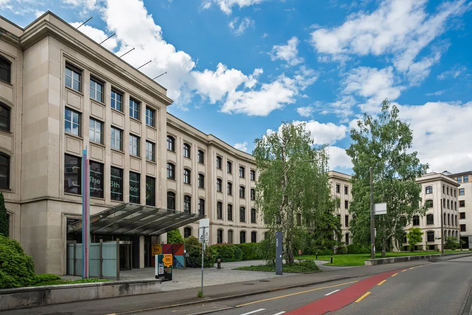 POSTO DI LAVORO CON TUTTO PER 369 CHF - SENZA DEPOSITO!