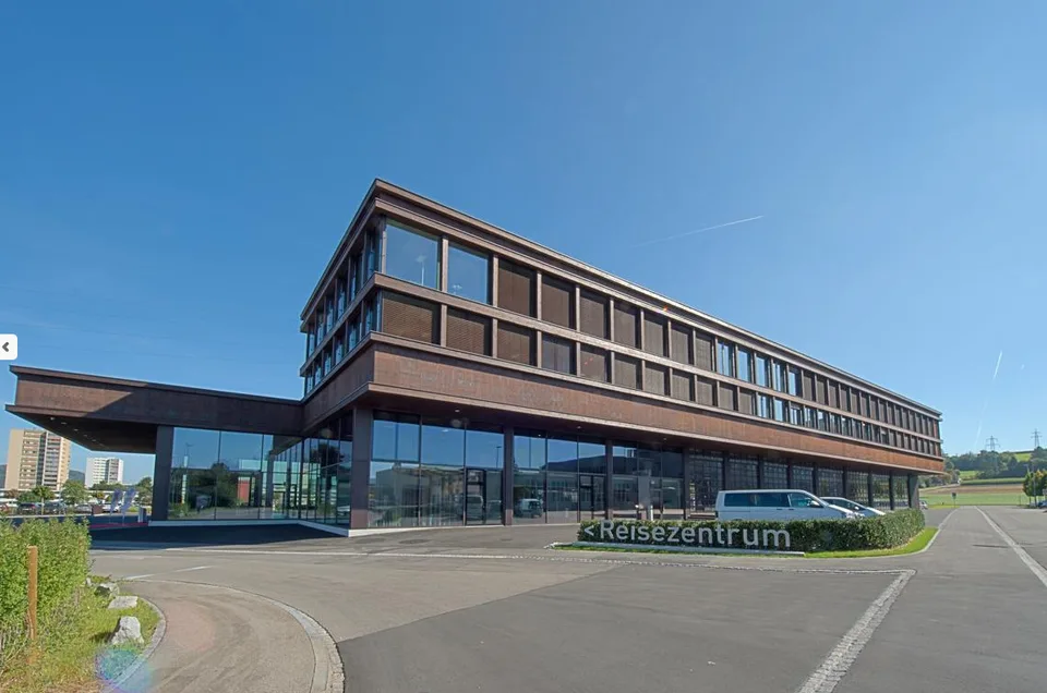 PKW Parkplatz an der Schwimmbadstrasse 1 in Windisch