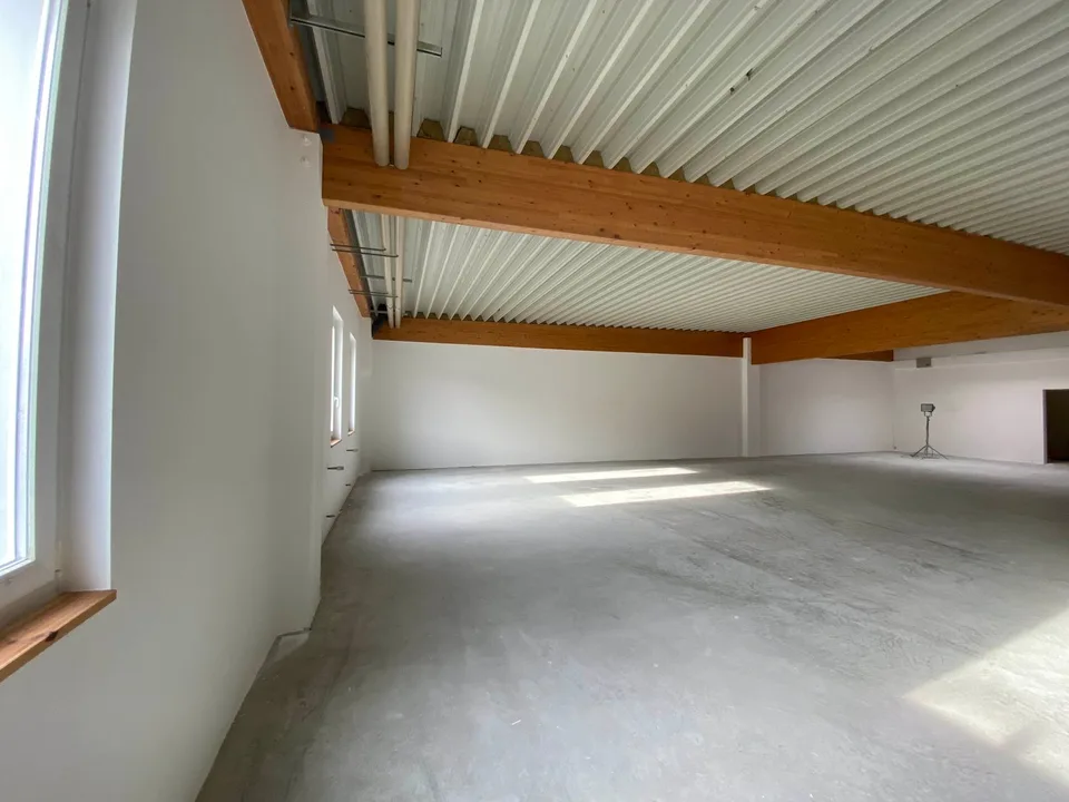 Werkhallen/ Lagerhallen ab 80 m2 bis 860 m2 /beheizt
