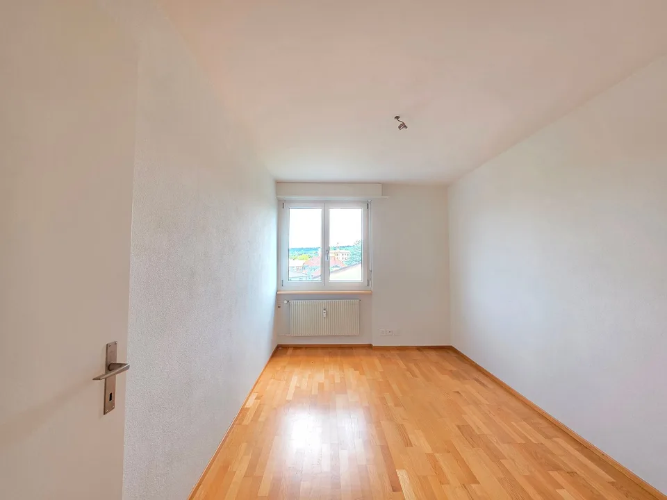 Charming 4.5-room apartment in Büren an der Aare with balcony and view! – photo 13 of 19