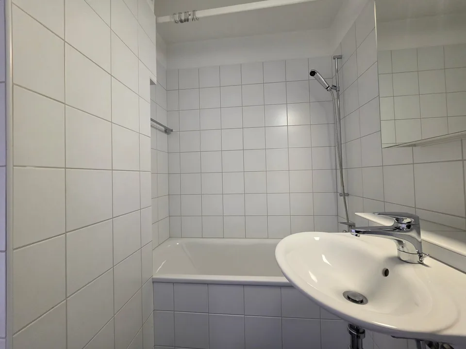 Charming 4.5-room apartment in Büren an der Aare with balcony and view! – photo 8 of 19