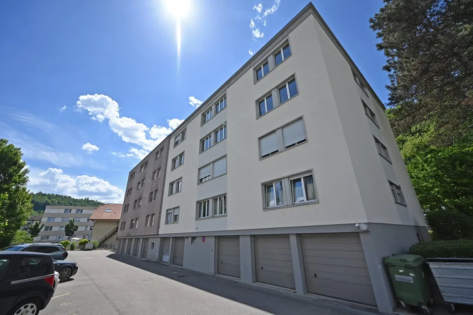 Charmante 4.5-Zimmer-Wohnung in Büren an der Aare mit Balkon und Aussicht!
