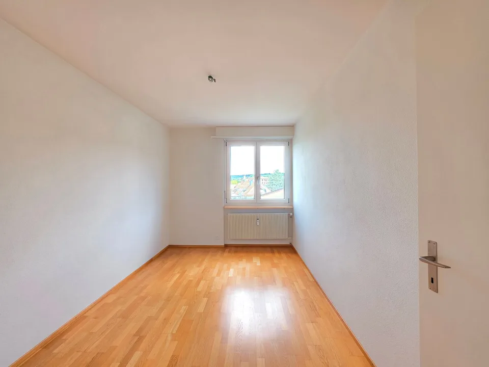 Charming 4.5-room apartment in Büren an der Aare with balcony and view! – photo 12 of 19