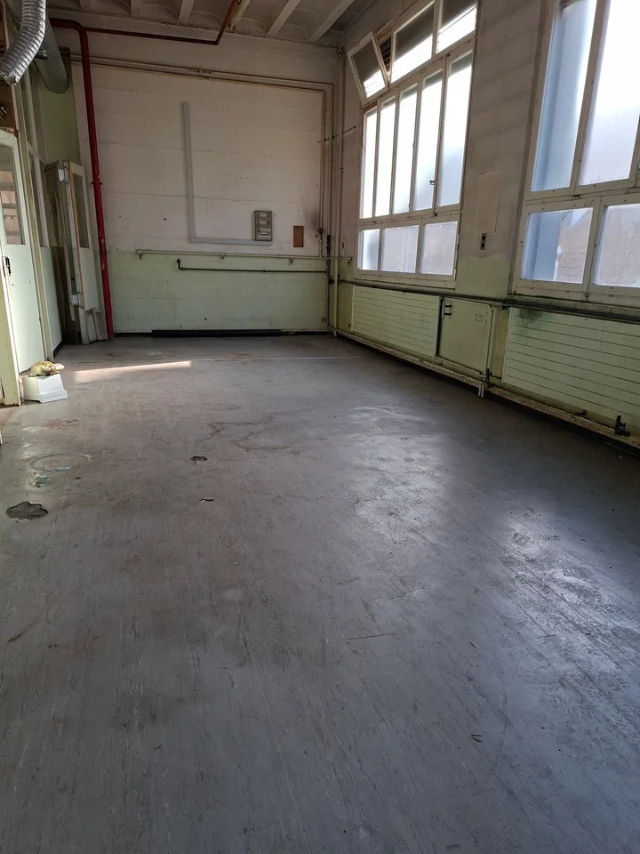 Spazio commerciale e laboratorio polivalente a La Chaux-de-Fonds